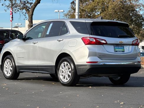 Certified 2021 Chevrolet Equinox LT w/ Driver Convenience Package image 5
