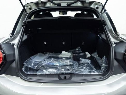 Used 2026 MINI Cooper 4-Door Hardtop FWD image 9