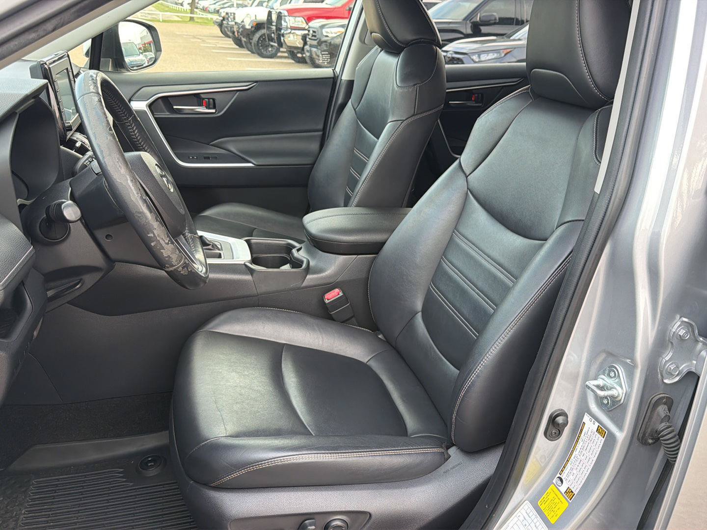 Used 2019 Toyota RAV4 XLE Premium w/ Cold Weather Package FWD image 10