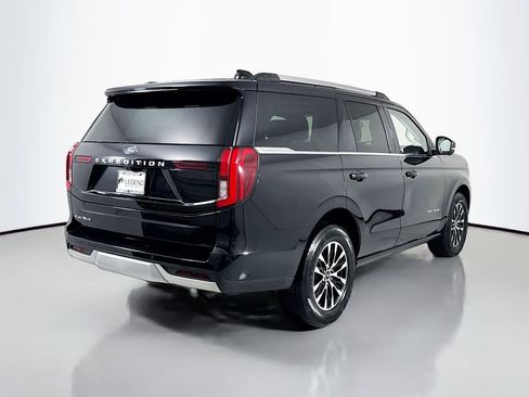 Used 2025 Ford Expedition Platinum AWD/4WD image 5