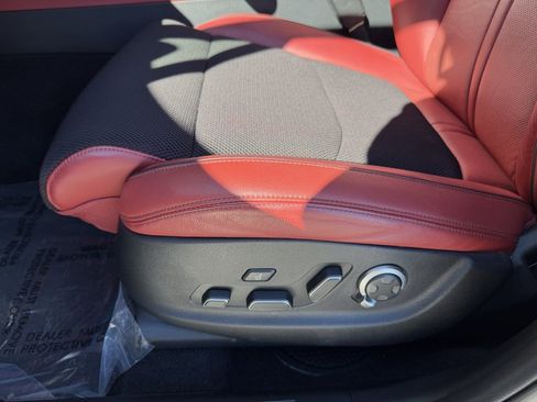 Used 2025 Genesis GV70 2.5T w/ Sport Prestige Package image 32