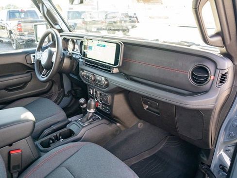 New 2025 Jeep Wrangler Unlimited Rubicon w/ Convenience Group image 40