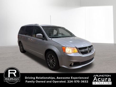 Used 2017 Dodge Grand Caravan SXT image 8
