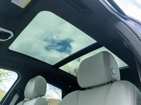 Certified 2022 Porsche Macan S AWD/4WD image 20
