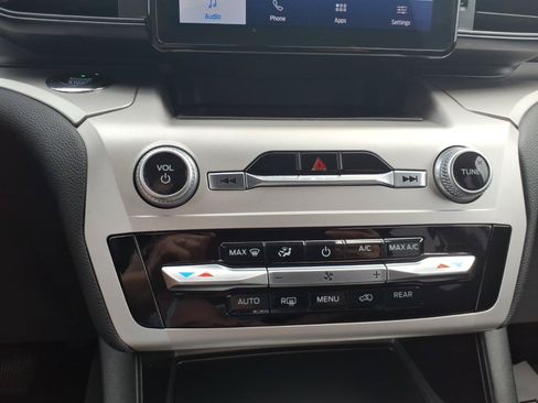 Used 2020 Ford Explorer XLT RWD image 21