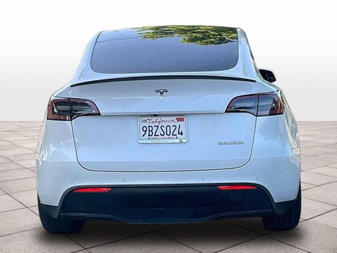 Used 2022 Tesla Model Y Performance AWD/4WD image 6