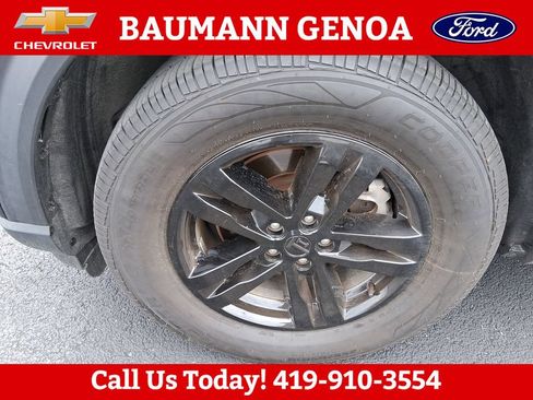Used 2023 Ford Explorer XLT AWD/4WD image 28
