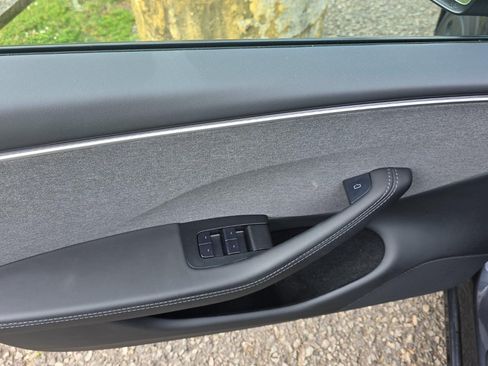 Used 2025 Tesla Model 3 Long Range RWD image 10