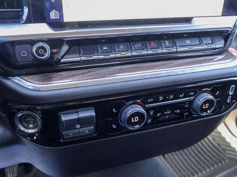 Used 2025 Chevrolet Silverado 1500 LT image 14