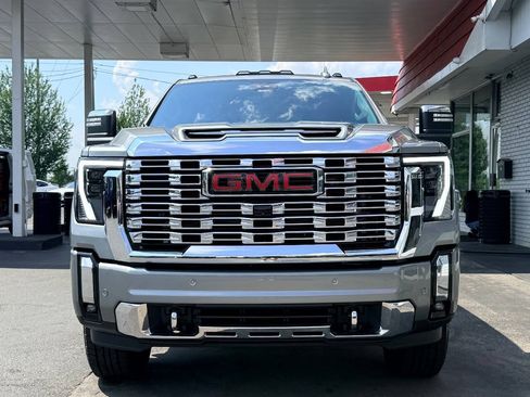 Used 2024 GMC Sierra 2500 Denali w/ Denali Reserve Package AWD/4WD image 7
