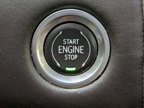 Used 2023 GMC Yukon Denali Ultimate AWD/4WD image 32