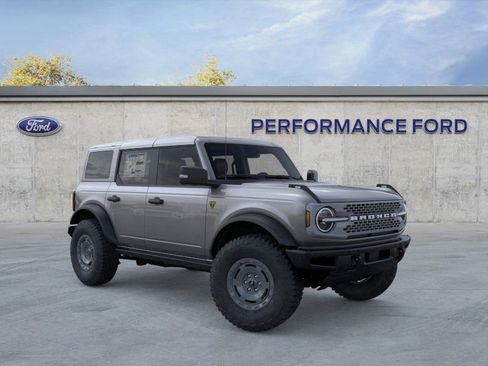 New 2025 Ford Bronco Badlands image 7