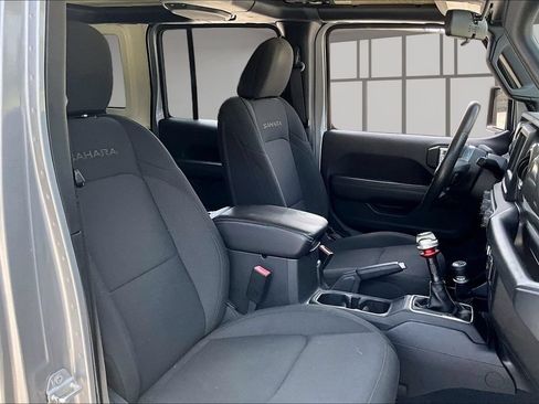 Used 2019 Jeep Wrangler Unlimited Sahara AWD/4WD image 25