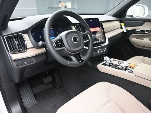 New 2026 Volvo XC90 B6 Plus w/ Protection Package Premier AWD/4WD image 16