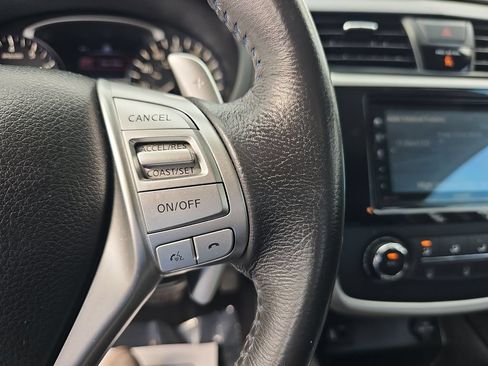 Used 2017 Nissan Altima 2.5 SR w/ Midnight Edition Package FWD image 18