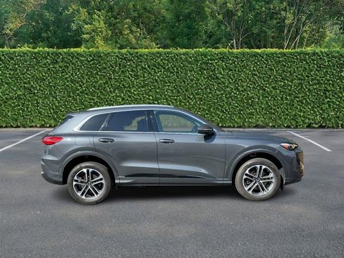 Used 2025 Audi Q5 Premium Plus w/ Premium Plus image 2