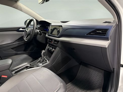 Used 2023 Volkswagen Taos SE w/ Panoramic Sunroof Package FWD image 13