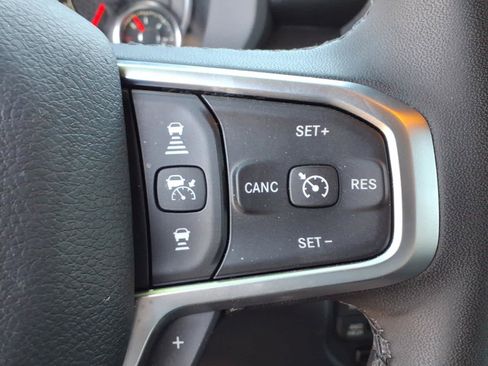 Used 2025 RAM 1500 Big Horn AWD/4WD image 37