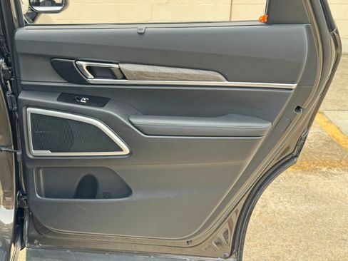 Used 2022 Kia Telluride EX w/ EX Premium Package FWD image 46