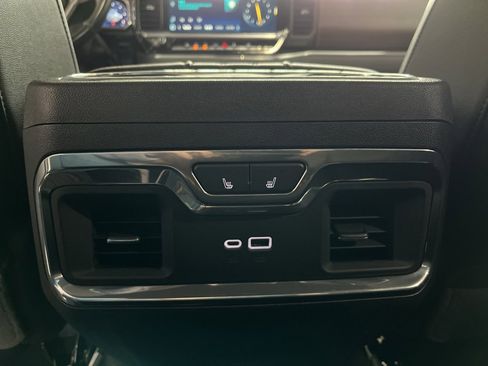 Used 2023 Chevrolet Silverado 1500 High Country w/ Technology Package image 22