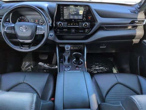Used 2021 Toyota Highlander XSE AWD/4WD image 15