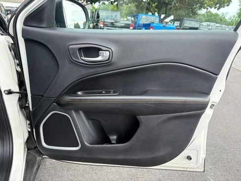 Used 2018 Jeep Compass Limited w/ Navigation Group AWD/4WD image 10
