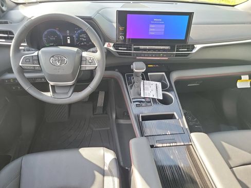 New 2026 Toyota Sienna XSE FWD image 28