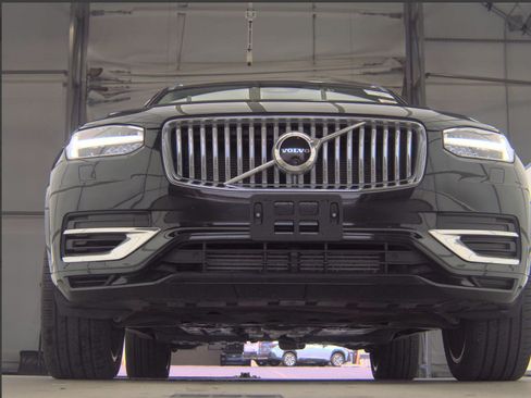 Used 2024 Volvo XC90 T8 Plus AWD/4WD image 11