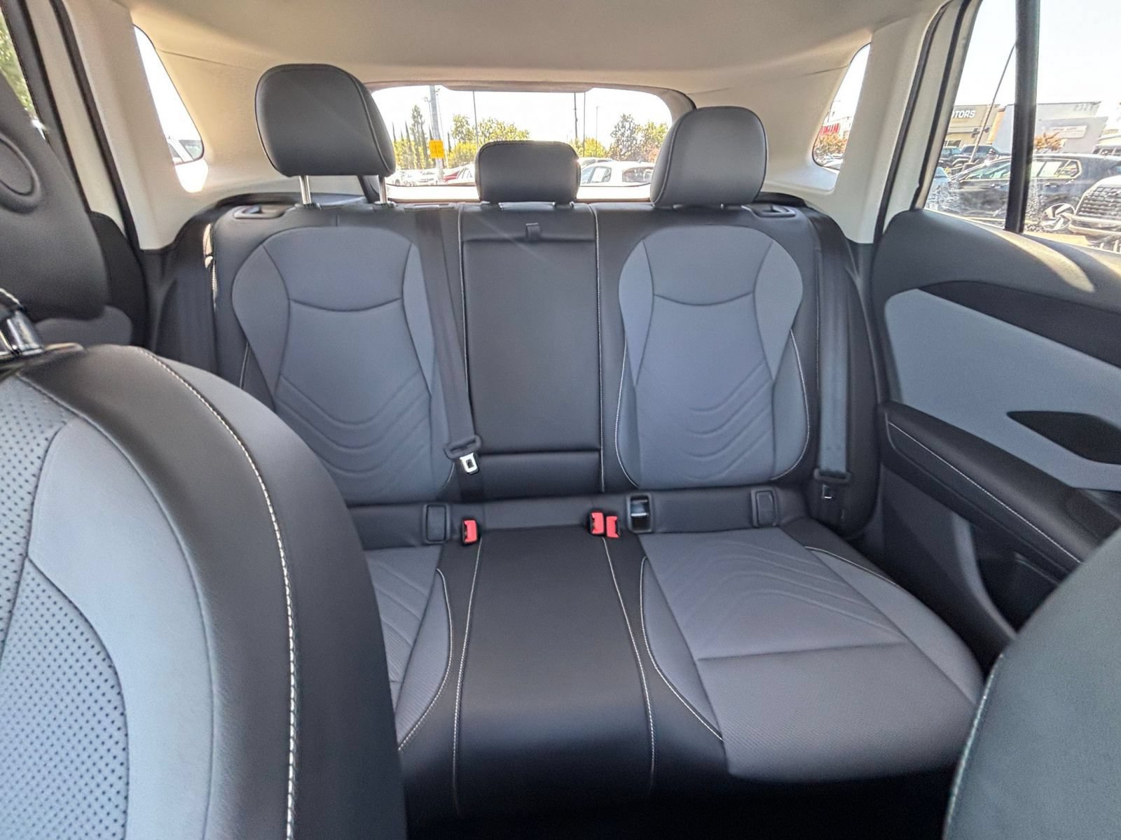 Used 2026 Volkswagen Tiguan SE AWD/4WD image 39