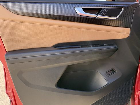 Used 2024 Volkswagen Atlas Cross Sport SEL image 10