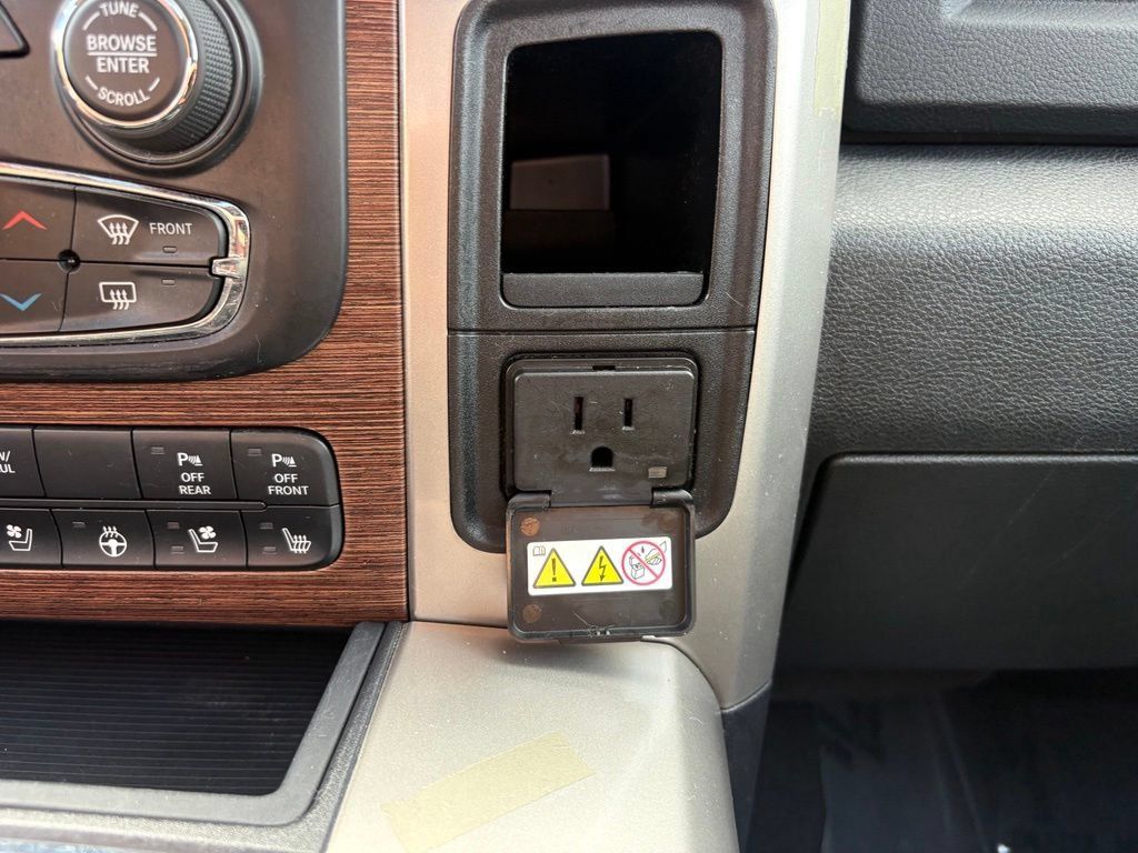 Used 2016 RAM 1500 Laramie w/ Convenience Group AWD/4WD image 25