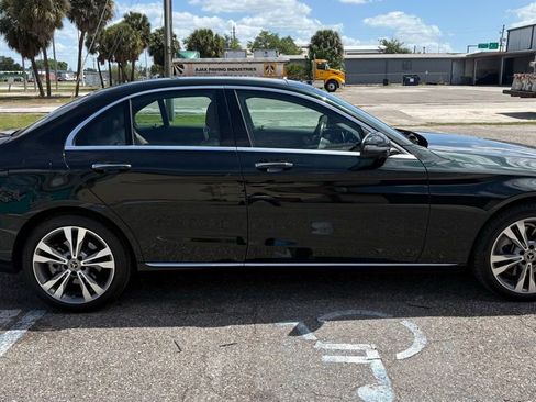 Used 2019 Mercedes-Benz C 300 4MATIC Sedan image 2