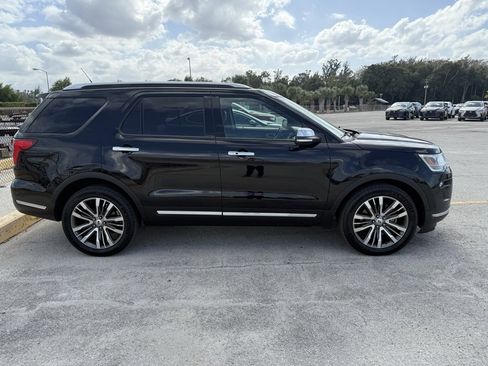 Used 2019 Ford Explorer Platinum image 4