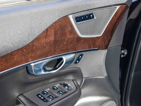 Used 2019 Volvo XC90 T6 Momentum image 24