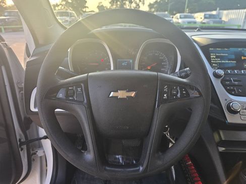 Used 2017 Chevrolet Equinox LS AWD/4WD image 41