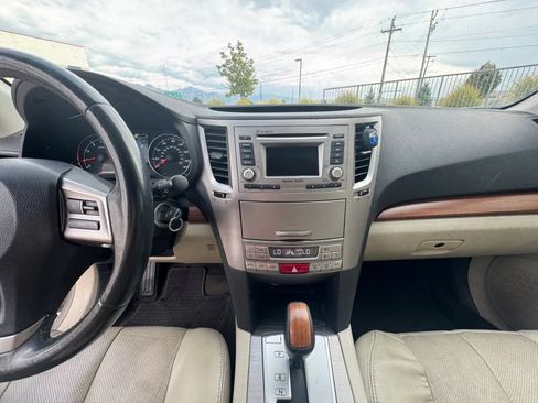 Used 2014 Subaru Outback 2.5i Limited AWD/4WD image 10