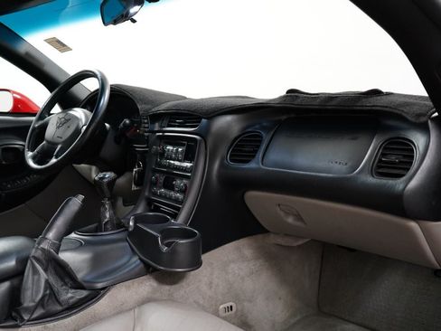 Used 2000 Chevrolet Corvette Coupe RWD image 24