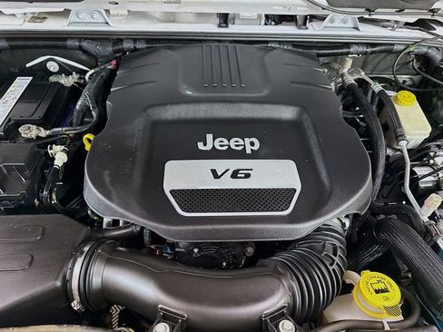 Used 2015 Jeep Wrangler Unlimited Sahara w/ Trailer Tow Group image 26