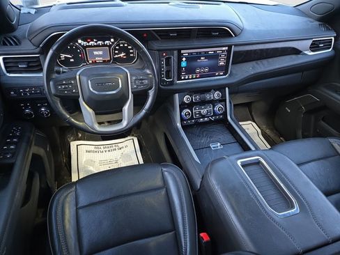Used 2021 GMC Yukon Denali w/ Denali Premium Package image 12
