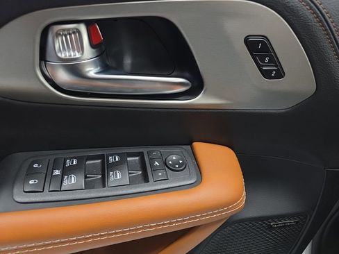 New 2026 Chrysler Pacifica Pinnacle w/ Trailer Tow Group image 13