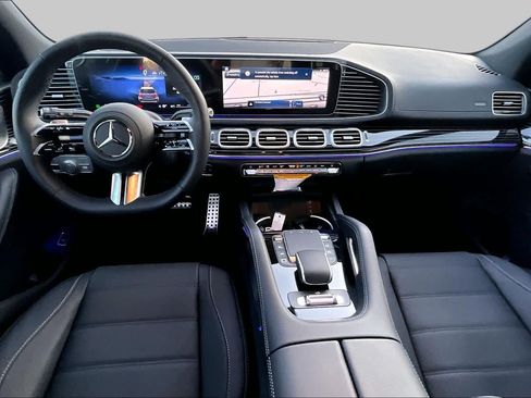 Used 2026 Mercedes-Benz GLS 450 4MATIC image 32