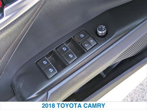 Used 2018 Toyota Camry XLE FWD image 13