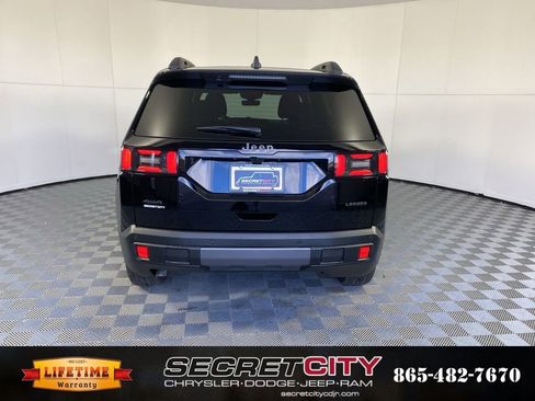 New 2026 Jeep Cherokee Laredo image 6