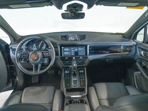Certified 2026 Porsche Macan AWD/4WD image 23