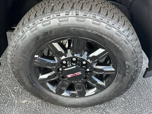New 2026 GMC Sierra 2500 AT4 w/ AT4 Premium Plus Package AWD/4WD image 15