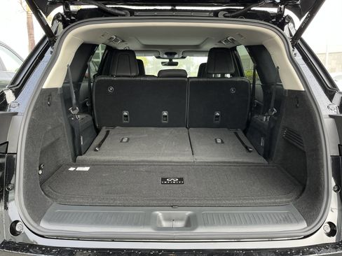 Certified 2026 INFINITI QX60 Luxe w/ Family Package FWD image 20