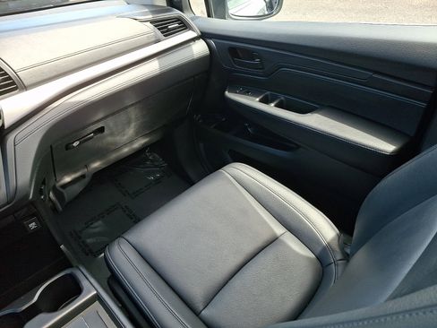 Used 2025 Honda Odyssey EX-L image 12