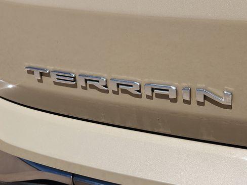 Used 2022 GMC Terrain AT4 w/ Tech Package AWD/4WD image 9