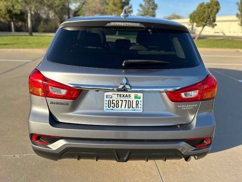 Used 2018 Mitsubishi Outlander Sport ES FWD image 7
