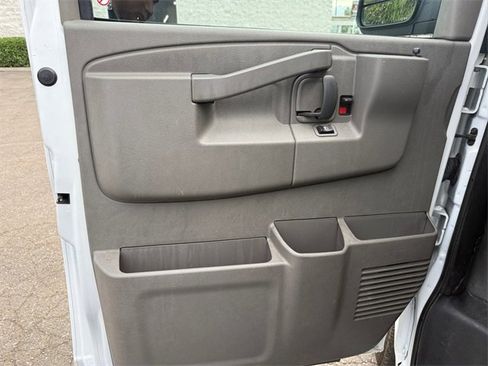 Used 2024 GMC Savana 2500 w/ Driver Convenience Package image 10